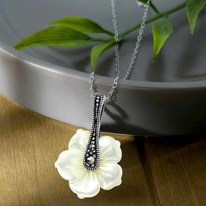 New Beautiful 925 Sterling Silver Mother-of-Pearl & Marcasite Necklace